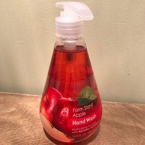 Farm Stand Apple liquid hand soap 16.9 L size NWT